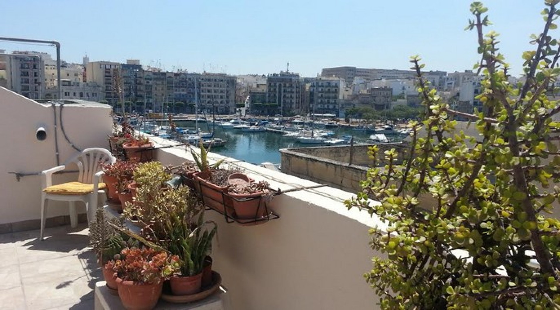 Studio penthouse with stunning seaviews in Msida for rent Simon Mamo