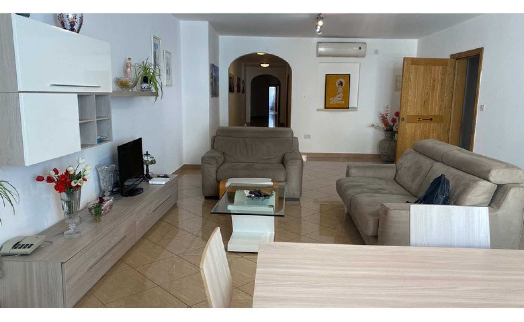 Flats for rent in Malta Sliema apartment with 3 bedrooms to let