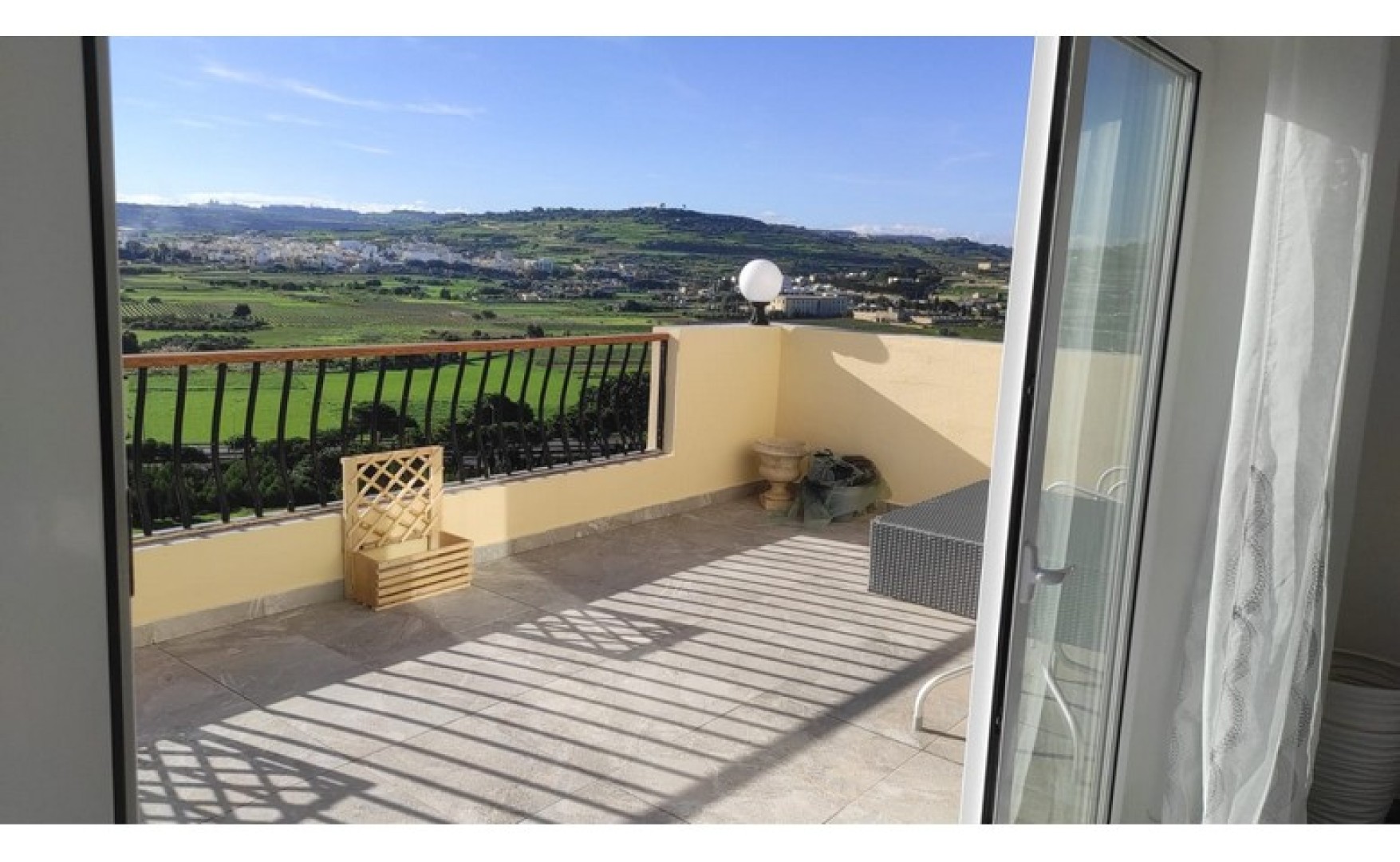 Real estate Malta Centrally located 2 bedroom penthouse in Qawra