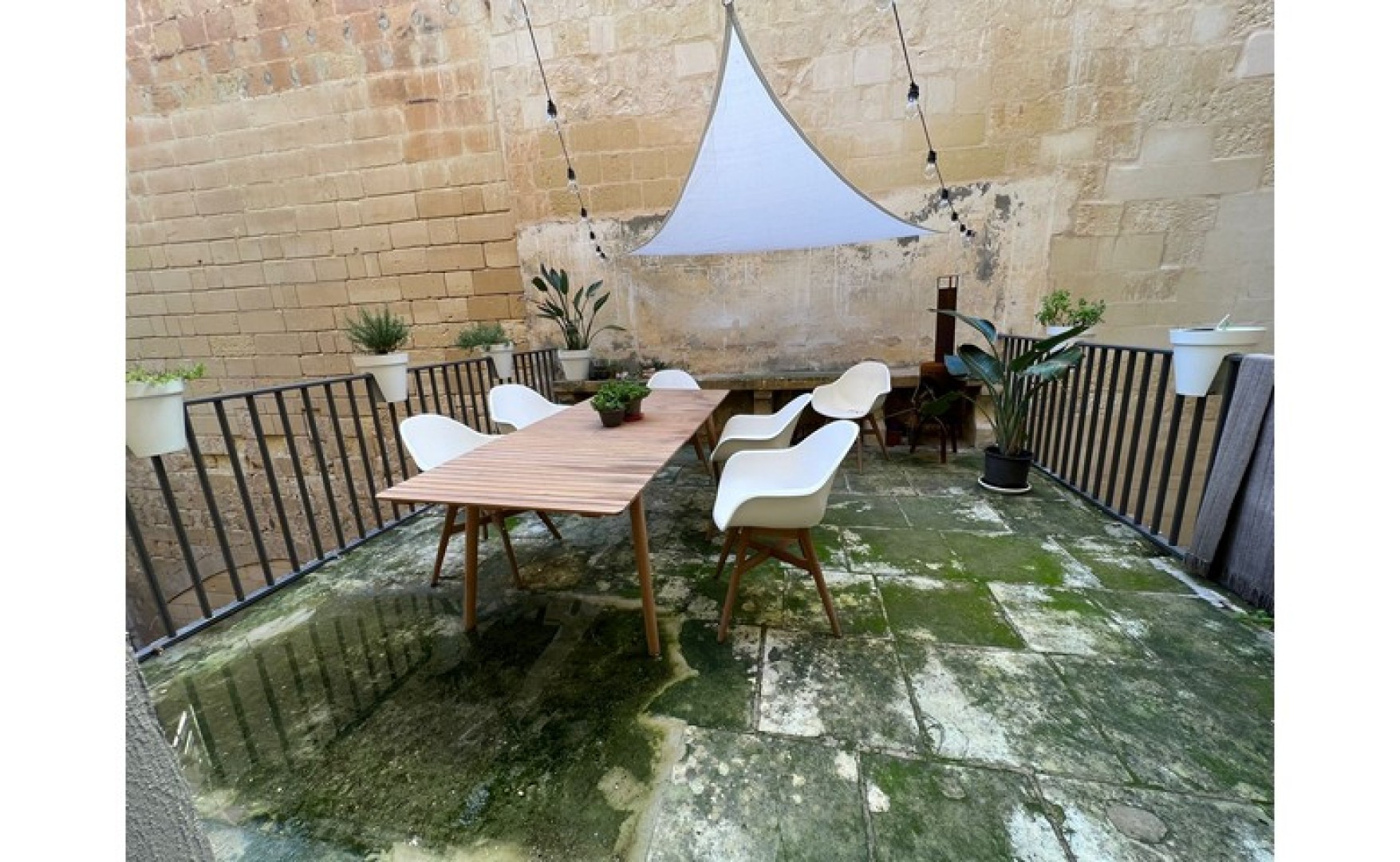 Real estate Malta Luxury Valletta Apartment for rent with 3 double