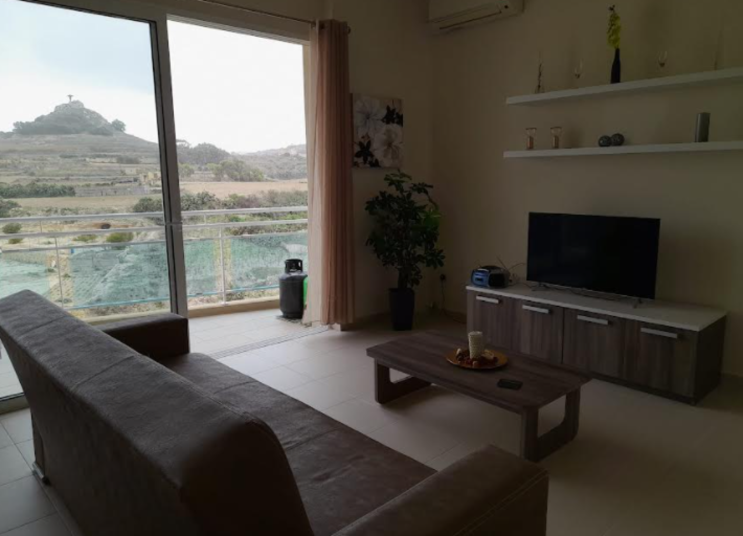 Modern Apartment with Views in Marsalforn for Short Let Simon Mamo