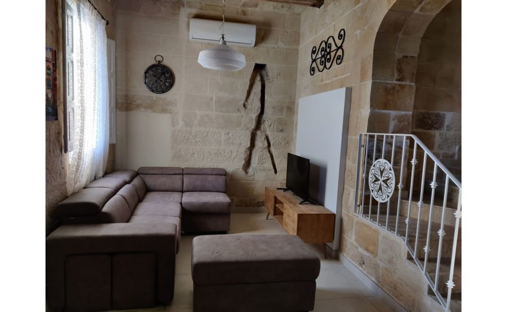 Estate agents Malta Zabbar 3 bedroom traditional townhouse for rent