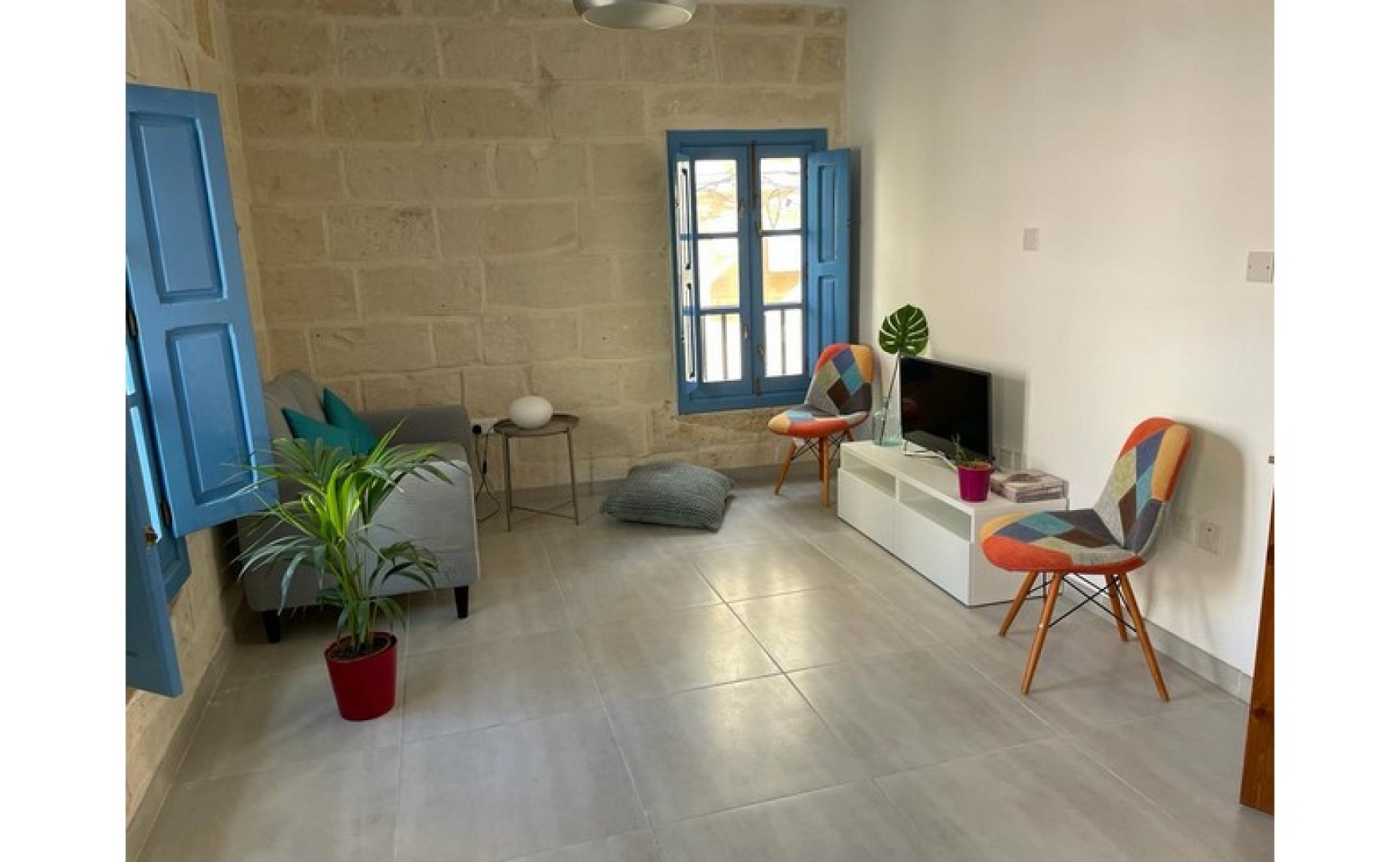 Apartments for rent in Malta St Julian's 2 bedroom flat to let Simon