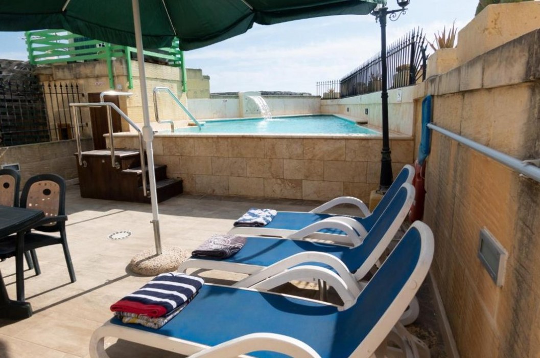 Farmhouse for short let with private pool in San Lawrenz Simon Mamo