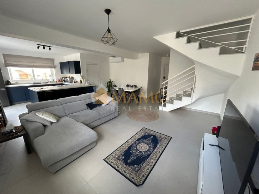 San Gwann Retreat Contemporary Luxury in Duplex Apartment with 2