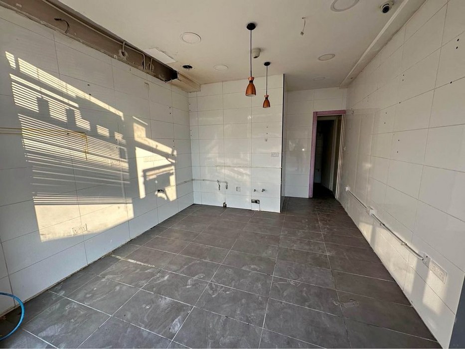 Swatar Opportunity Takeaway Snack Bar with Cooking Permits Simon